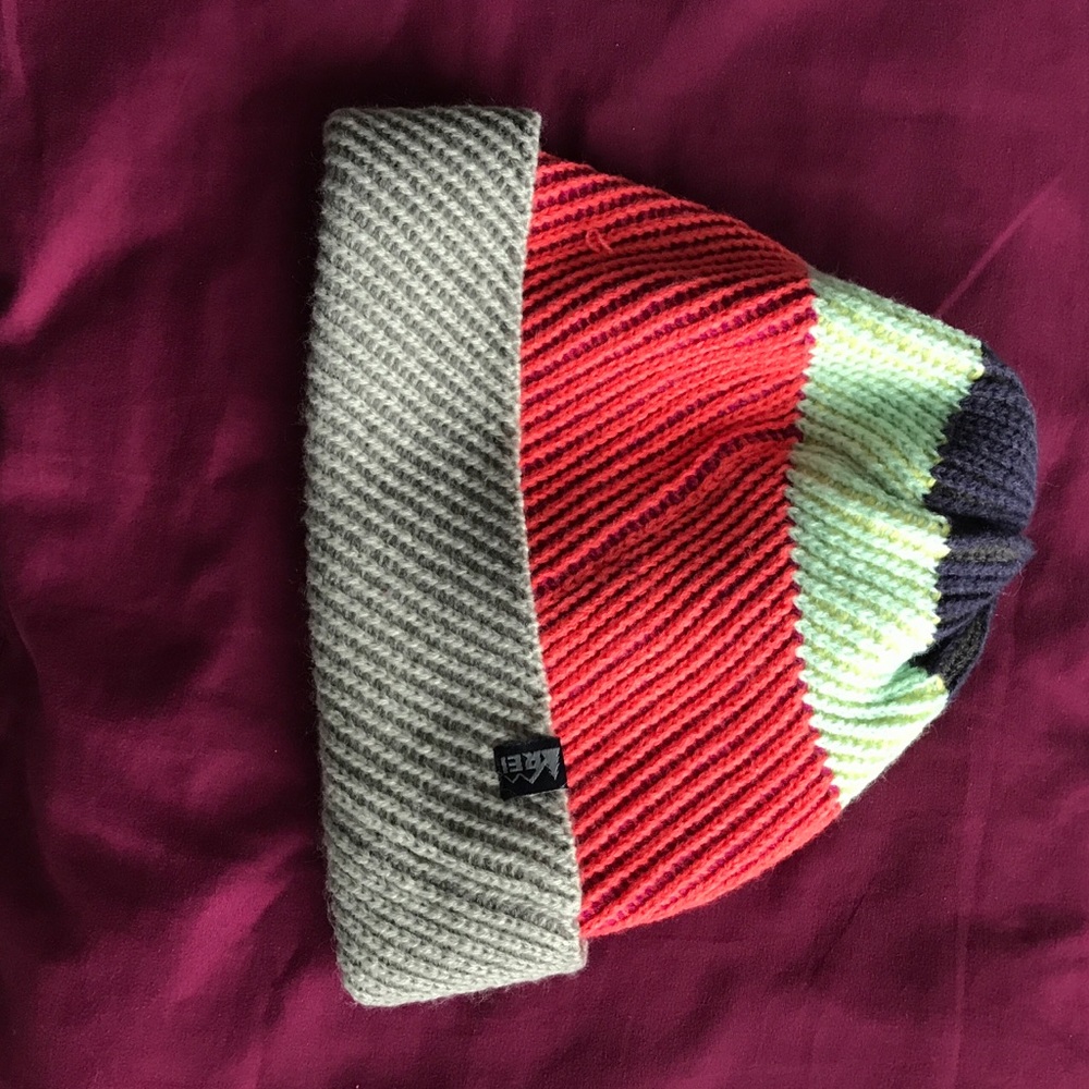 rei hat